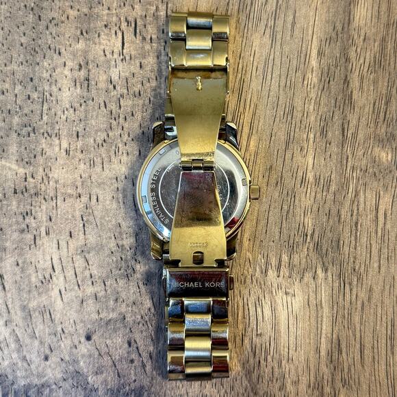 Michael Kors Watch MK5160 Runway Gold Tone Stainless Steel Analog Face Women\'s main image 9